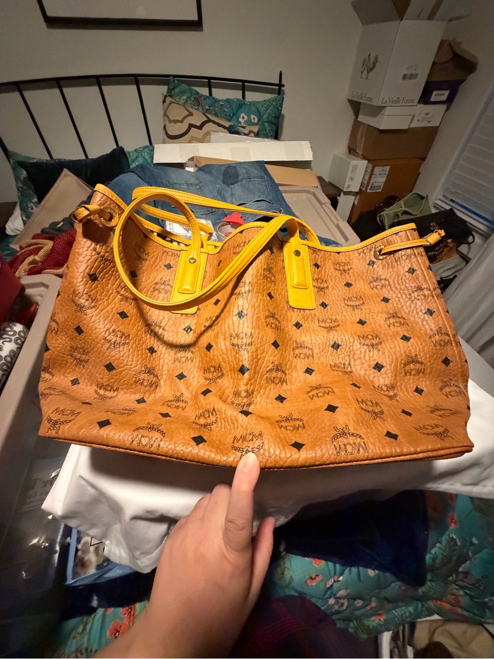 MCM Visetos Medium Liz Reversible Shopper Tote Cognac Yellow - Picture 4 of 8